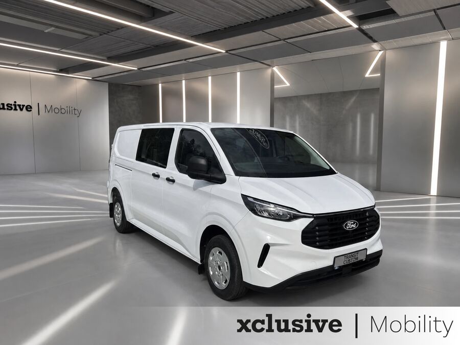 Ford Transit Custom Nutzfahrzeug im Showroom von xclusive Mobility